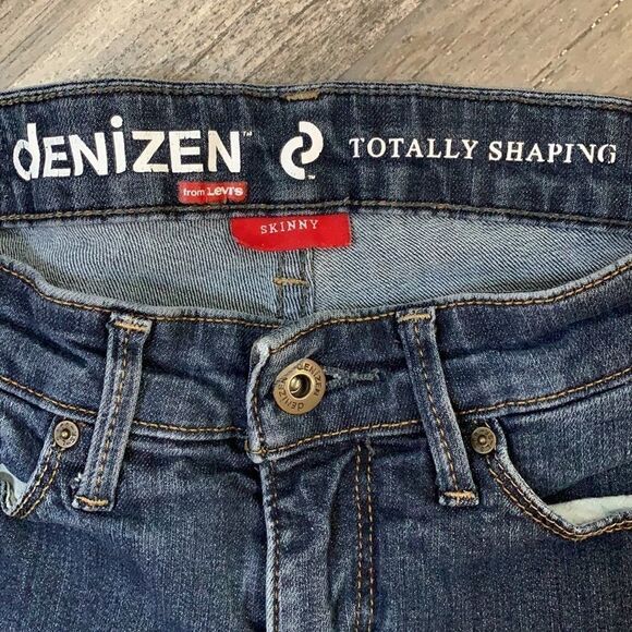 LEVI’S totally shaping skinny jeans. Five pockets medium wash - Picture 2 of 12